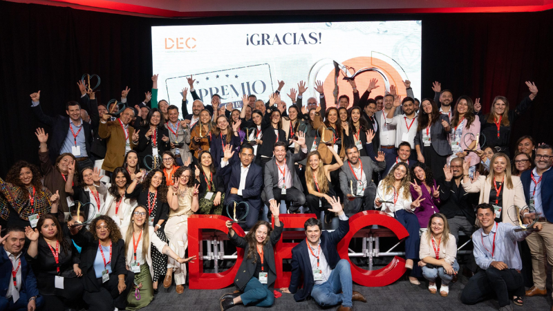 e negocios dec en los medios